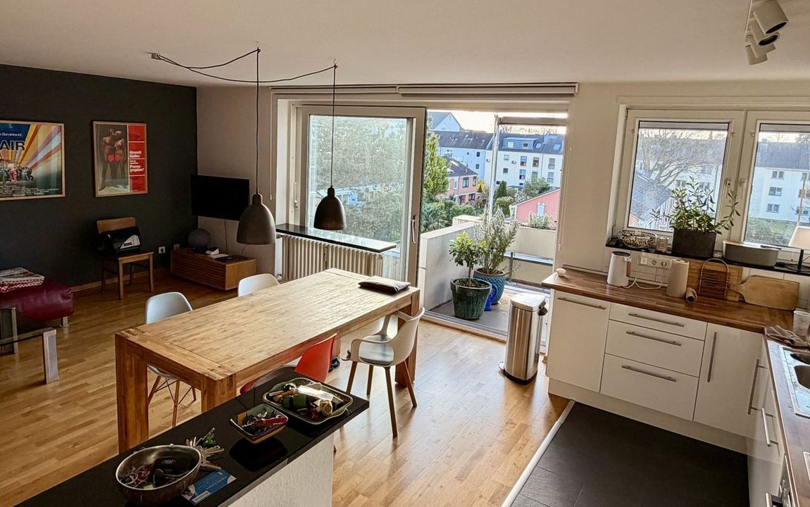 für Anleger: Vermietete 4 Zi. ETW in Lörick!