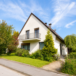 Freistehendes, ca. 150 m² großes Einfamilienhaus mit 5 Schlafzimmern auf einem 988 m² Grundstück