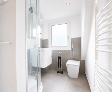 Helle ca. 80 m² große 2-Zimmer-Maisonettewohnung mit Spitzboden, Einbauküche und Tageslichtbad - Photo 4
