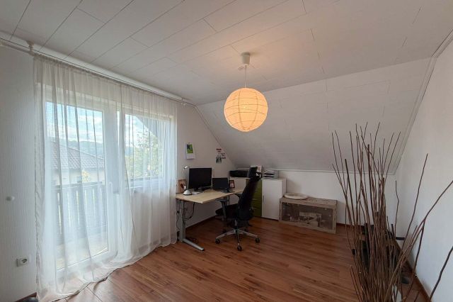 Büro (DG)