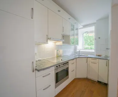 Moderne 2-Zimmer-Wohnung mit EBK und Stellplatz - Photo 5