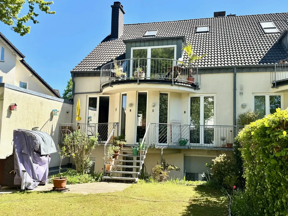 Die ETW mit Balkon und Terrasse im Garten
