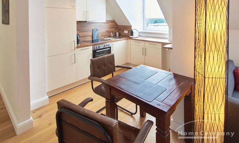 K&uuml;che mit Essbereich