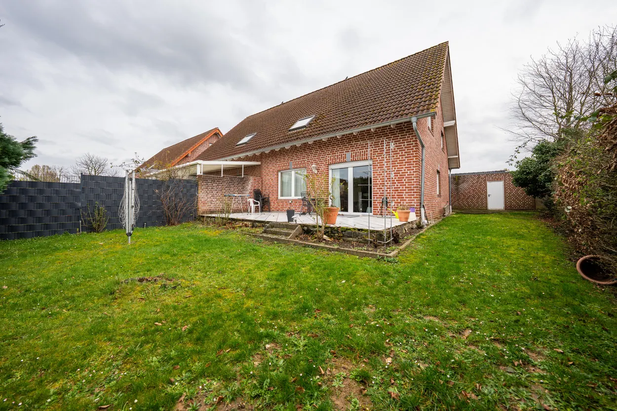 Wohnen mit Raumgefühl: 5 Zimmer - 155 m² - Ausgebautes Dachgeschoss in ruhiger Lage