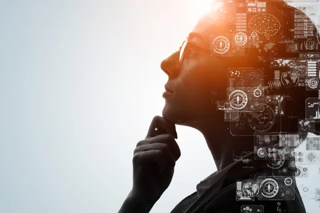EU AI Act ab August 2026: Was Immobilienmakler bei KI-Fotos, -Texten und Chatbots beachten müssen