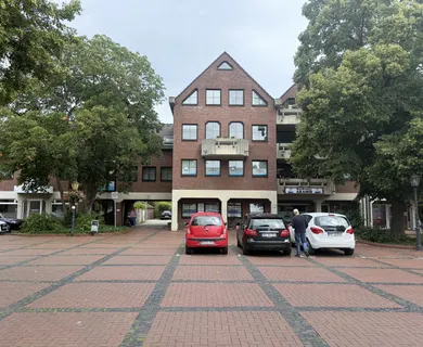 Neukirchen-Vluyn/OT Vluyn: 122 m² große Praxis oder ETW mit 26 m² großer Terrasse