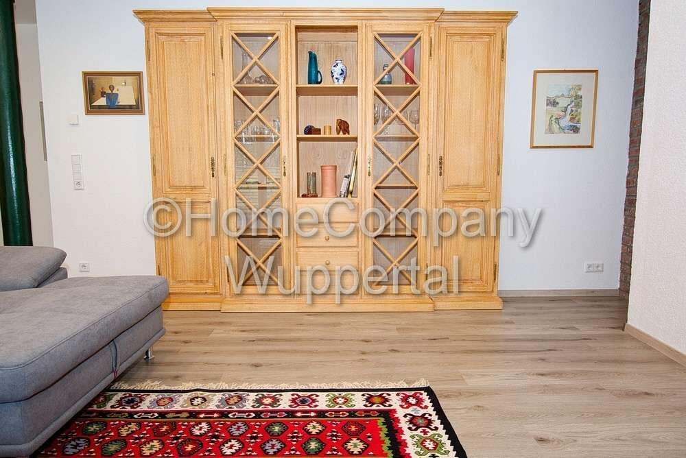 Wohnzimmerschrank