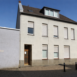 Attraktives Wohn- und Geschäftshaus mit Garage und Stellplatz als Anlageoption