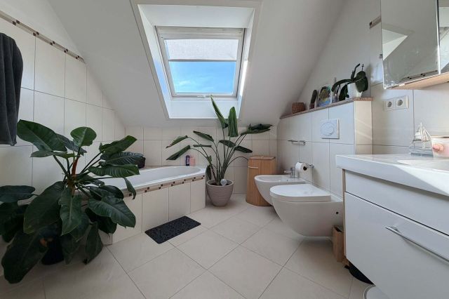 Badezimmer (DG)