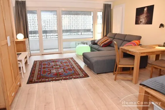 Zentrum, Liebevoll möblierte Businesswohnung mit Balkon in der Altstadt