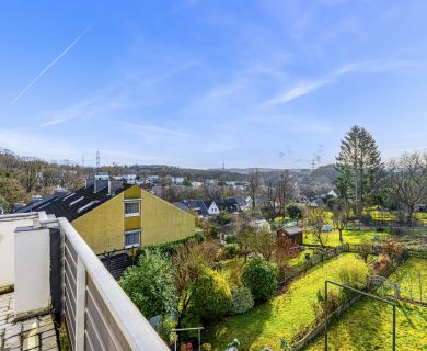 Provisionsfreies Reihenmittelhaus mit Sonnengarten im beliebten Ronsdorf