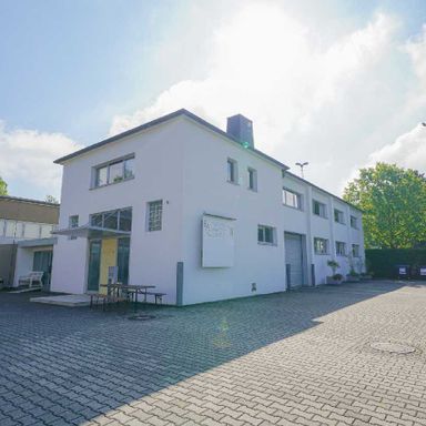 Individuelle Verkaufs-/Lagerfläche über 2 Etagen in zentraler Lage
