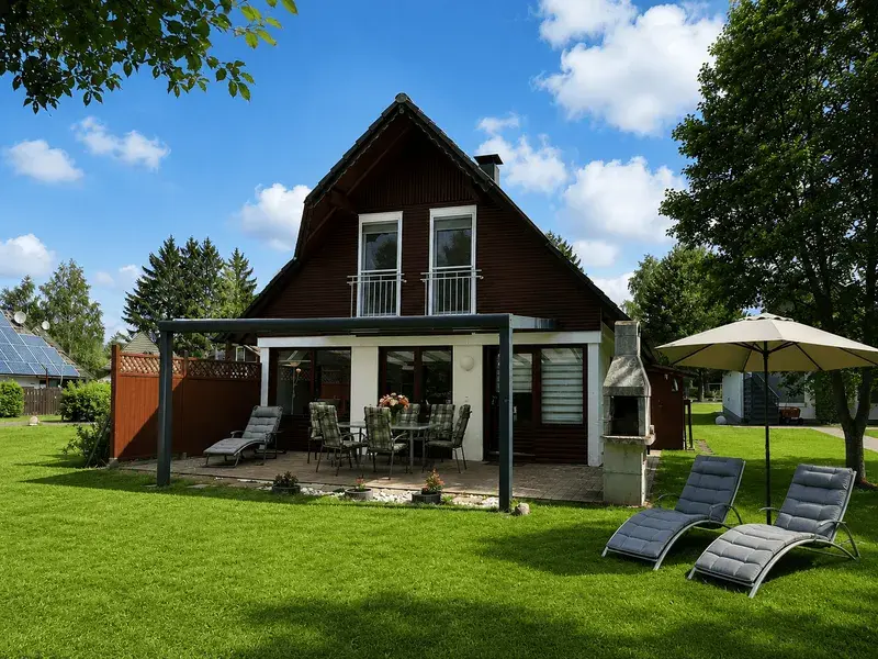 Hausansicht vom Garten