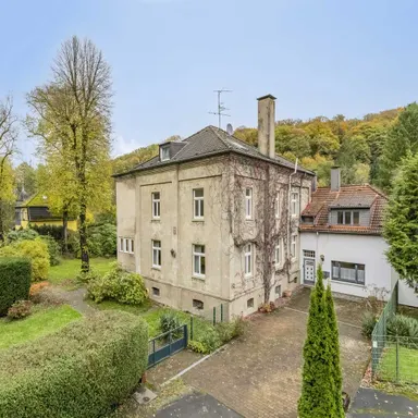 Ehemalige Direktorenvilla mit erheblichem Entwicklungspotenzial in Heiligenhaus