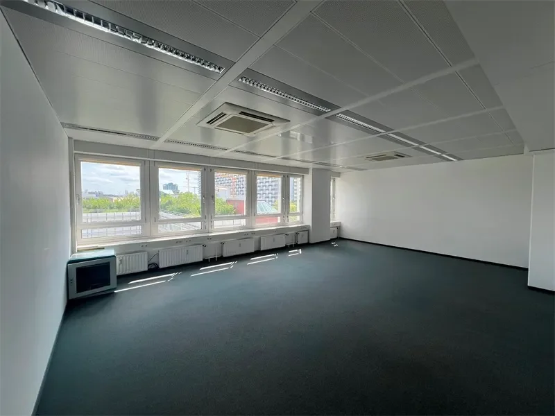 Büro 01