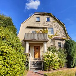 Einfamilienhaus mit Garage in zentrumsnaher Ortsrandlage von Altenkirchen!