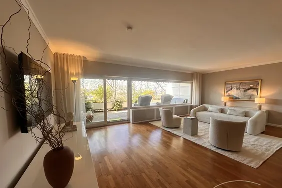 ***Charmante und Modern eingerichtete Wohnung mit Süd-Balkon in Sankt-Arnual***