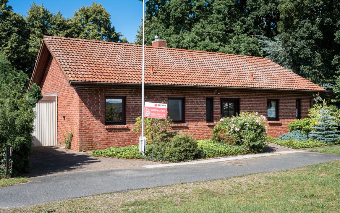 Kleiner Bungalow auf einem idyllischen Grundstück, zentral in Bleckede