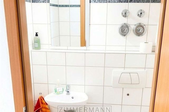 separates WC