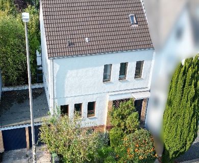 Viel Platz für die Familie – Einfamilienhaus mit Garten und großem Potenzial in Bonn-Duisdorf