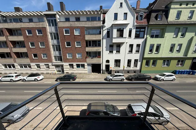 Balkon Straßenseite