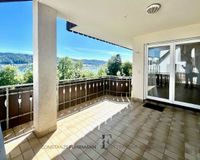 große überdachte Terrasse