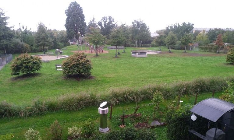 Weitere Spielwiese hinterm Haus