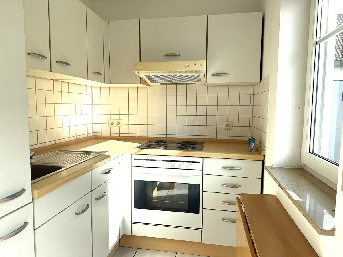 Küche mit Einbauküche