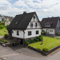 Ein Zuhause mit Herz: Charmantes Einfamilienhaus auf Traumgrundstück
