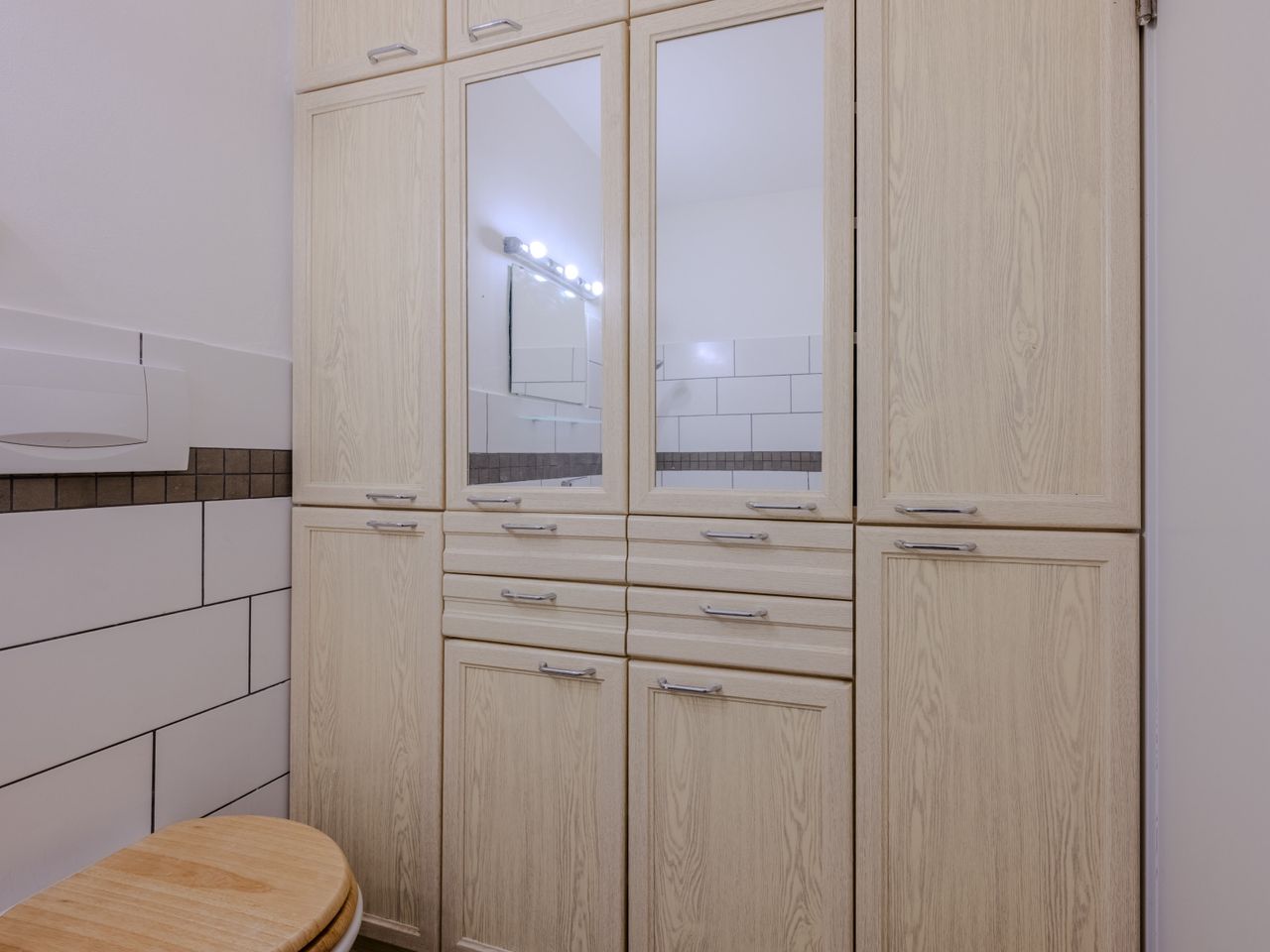 Badschrank