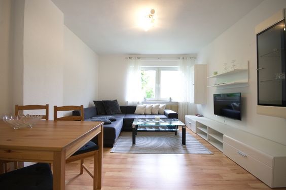 Wohnung in einem gepflegten Mehrfamilienhaus mit Internet und Waschmaschine nahe Bahnhof West für den Langzeitaufenthalt ab 6 Monaten