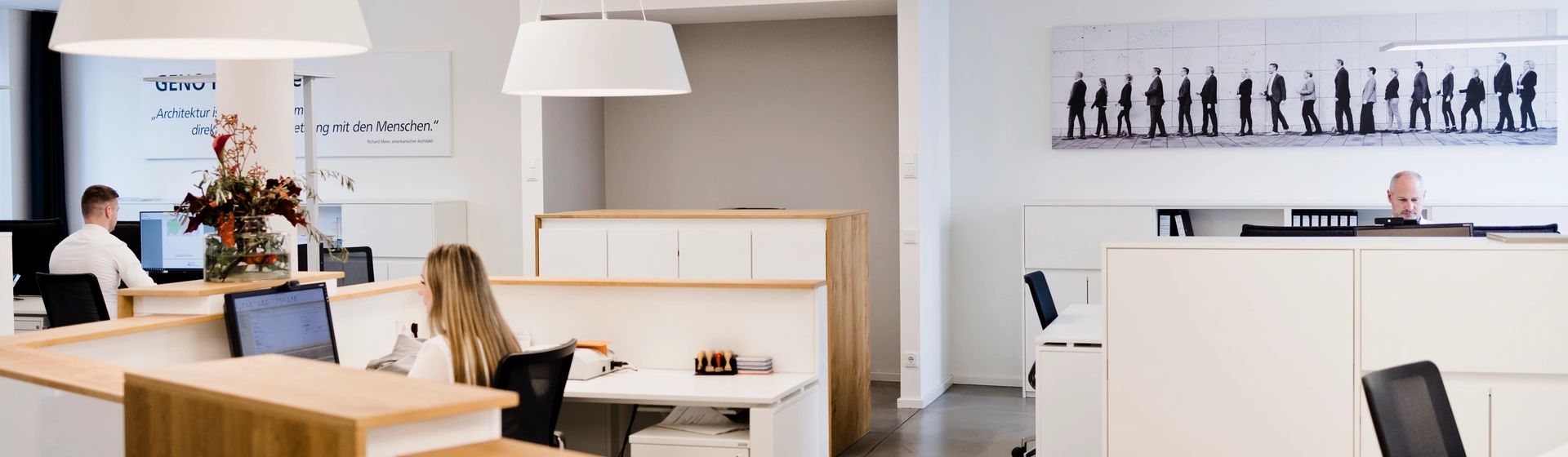 Moderne B üroarbeitsplätze in den Räumen von GENO Immobilien