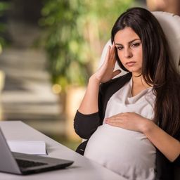 Verhaltensbedingte K&uuml;ndigung in der Schwangerschaft: Starker Schutz, klare Grenzen