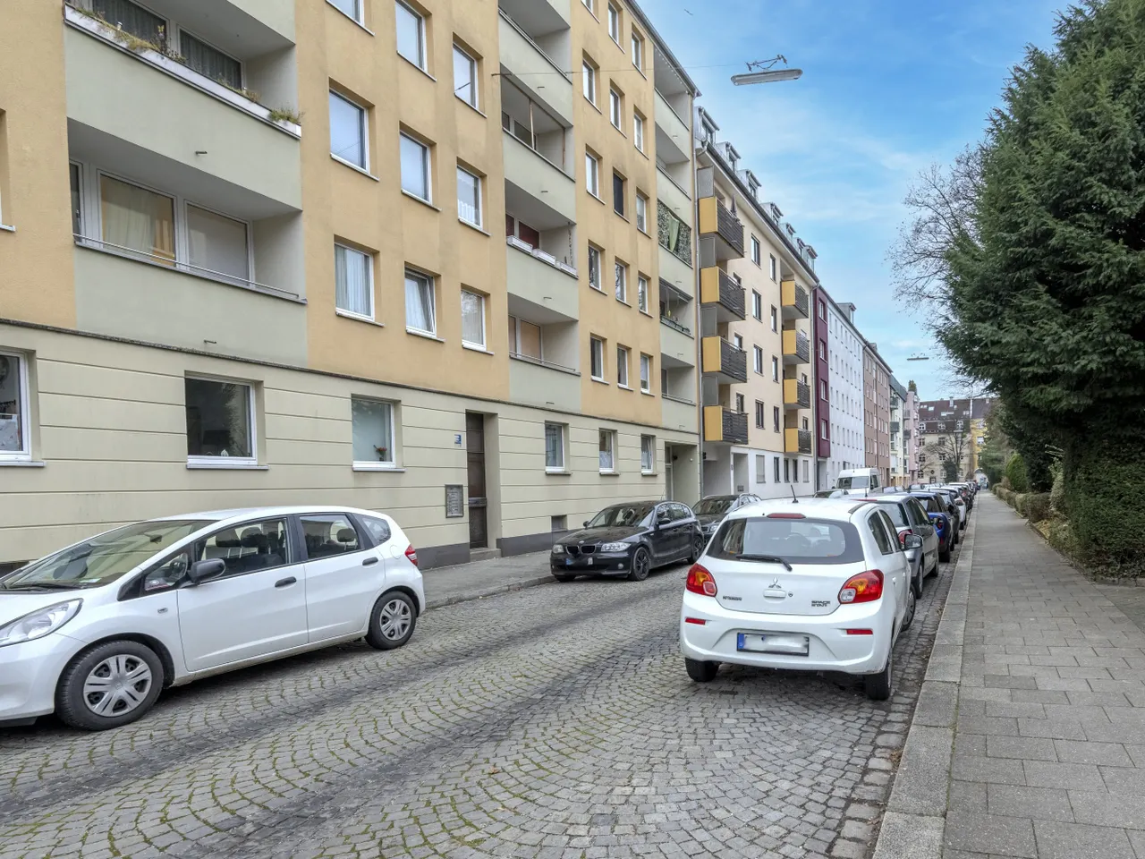 Straßenansicht