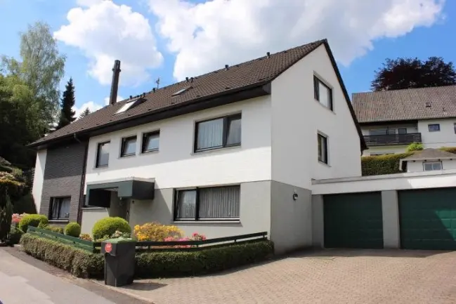 Architektenhaus mit Einliegerwohnung.jpg