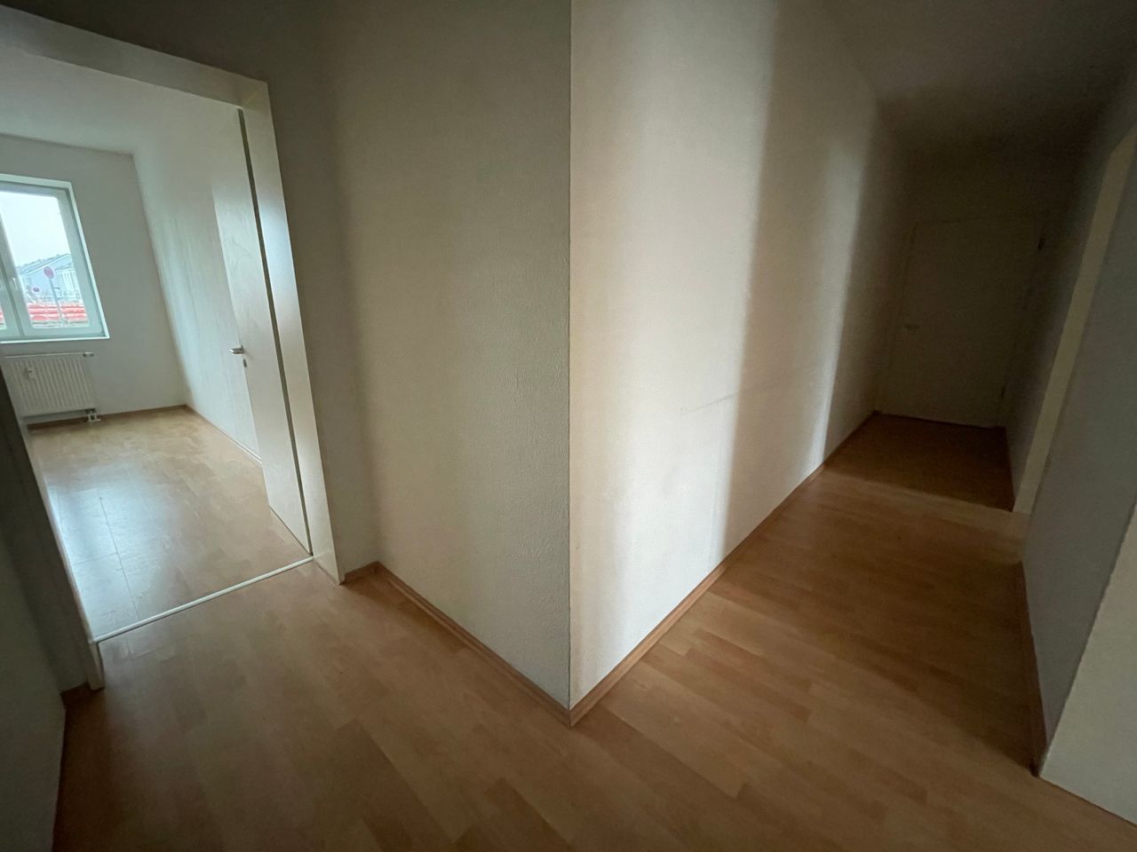 Moderne 3-Zimmer-Wohnung mit Balkon & Stellplatz - Photo 3