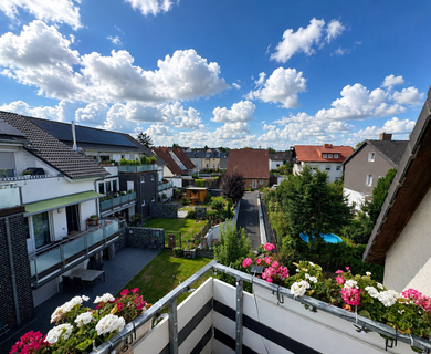 Charmante 2-Zimmer-Dachgeschosswohnung mit Balkon und Außenstellplatz - Photo 4