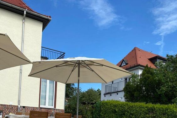 Möbliert/Furnished Einfamilienhaus mit großem Grundstück in Dresden-Wachwitz max. 6 Personen