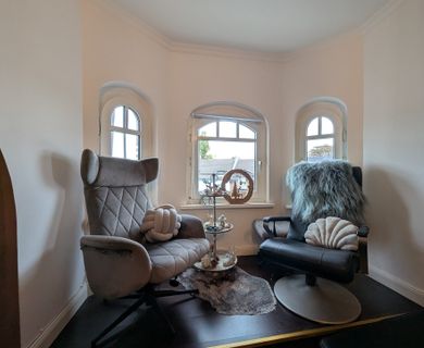 Provisionsfrei – Stilvolle luftig geschnittene Dachgeschoss-Wohnung in Meiderich