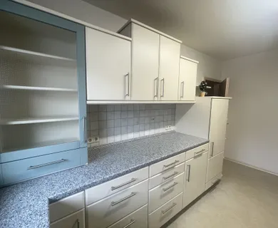 Freistehendes Einfamilienhaus in ruhiger Wohnlage mit Garten und Doppelgarage - Foto 1