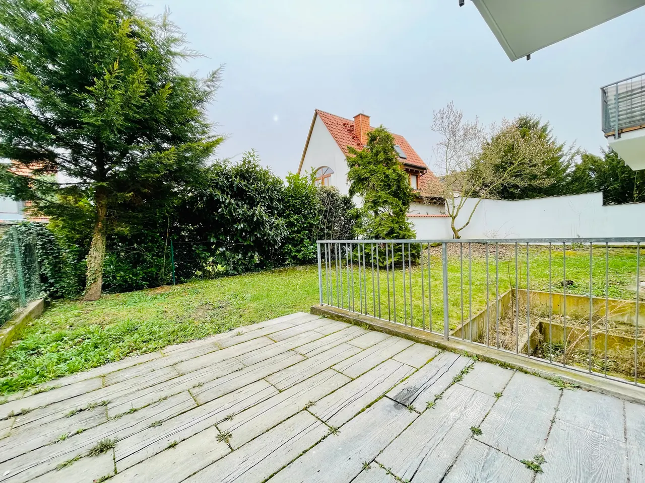 Garten mit Terrasse
