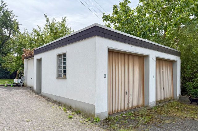 Garagengebäude mit 3 Garagen