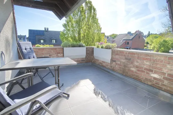 Bright, modern maisonette with balcony and two bathrooms in Bochum’s delightful Weitmar district, with excellent parking