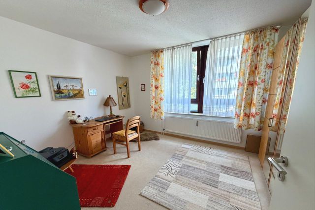 helles und geräumiges Schlafzimmer
