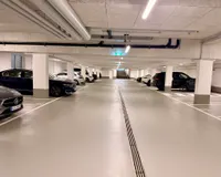 helle Tiefgarage