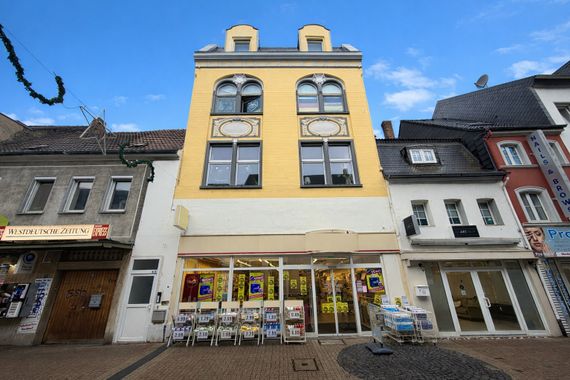 KR-UERDINGEN: WOHN- UND GESCHÄFTSHAUS IN GUTER LAGE ZU KAUFEN