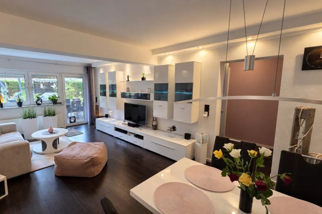 Wohn-/ Esszimmer