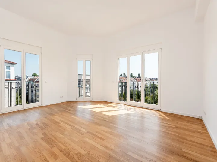 Hoch hinaus: Elegantes Penthouse mit Panorama und viel Licht