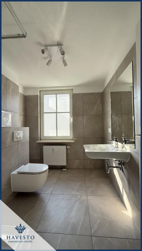 Top renovierte 2-Raumwohnung mit ca. 53,7 m² – EBK, modernem Bad & Stellplatz Option - Foto 3