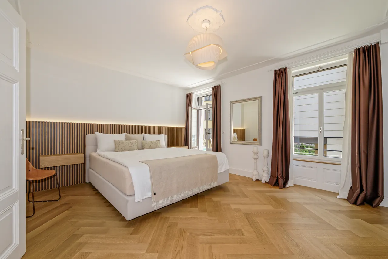 Schlafzimmer mit Balkon